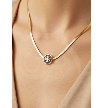 T-EMBLEM PENDANT BLACK