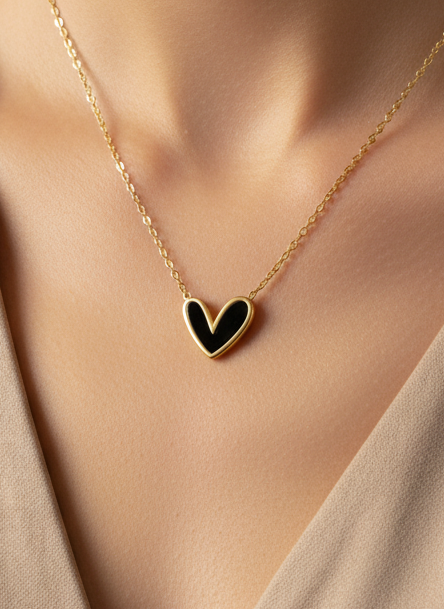 HEART ICON PENDANT BLACK