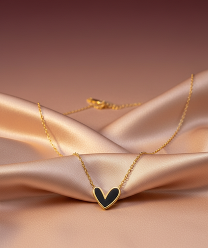 HEART ICON PENDANT BLACK