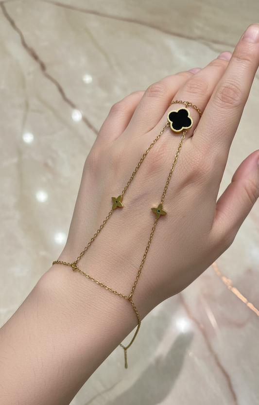 BLACK CLOVER HAND CHAIN