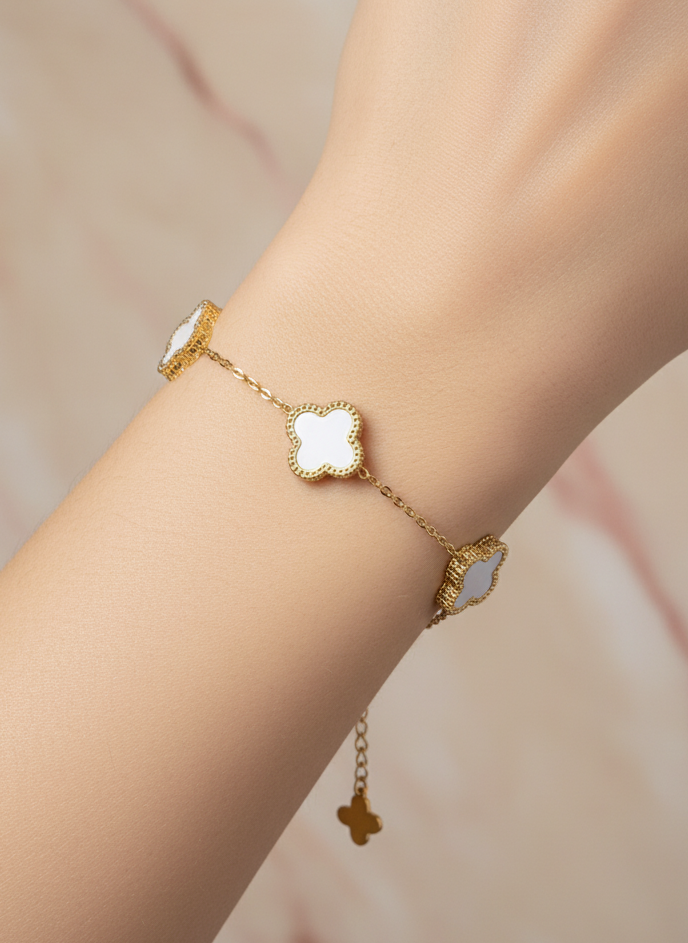 LUCK CLOVER CHARM BRACELET WHITE