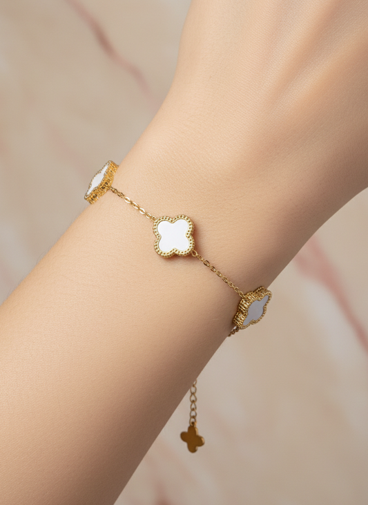 LUCK CLOVER CHARM BRACELET WHITE