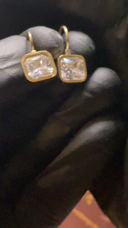 18K DIAMOND SQUARE CUT HOOKS