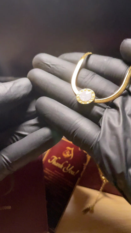 ROMAN PEARL MOMENT PENDANT