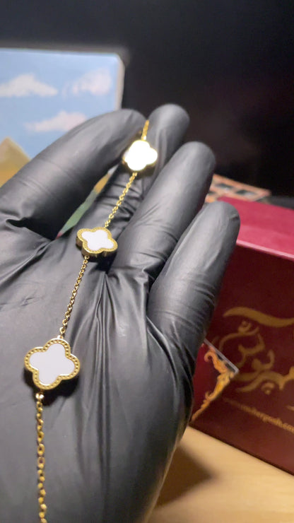 LUCK CLOVER CHARM BRACELET WHITE