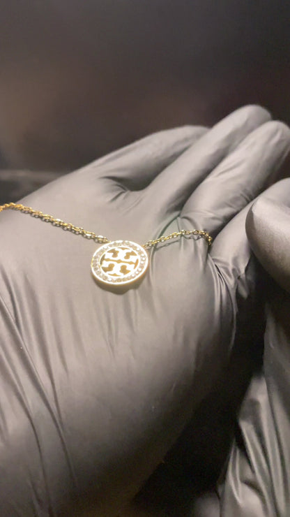 T-EMBLEM PENDANT GOLD