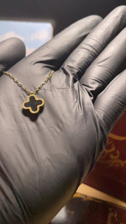 LUCKY CLOVER CHARM PENDANT DOUBLE SIDED( BLACK & WHITE)