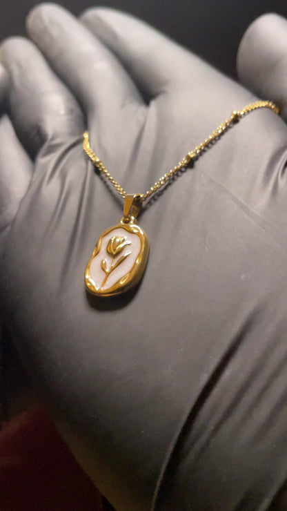 GOLDEN FLOWER CHARM PENDANT