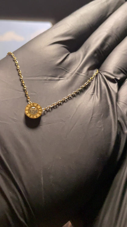 18K DIAMOND ROMAN MOMENT PENDANT